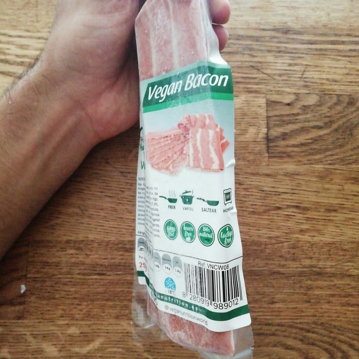 photo of Vegan Nutrition Lonchas Veganas Estilo Bacon shared by @brunojuarez on  07 Jun 2020 - review