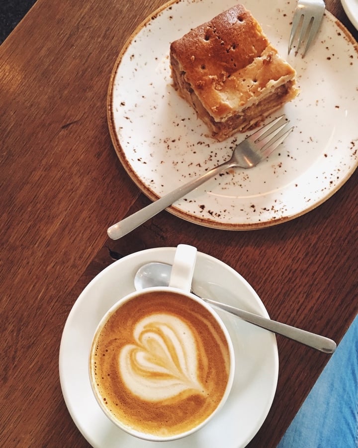 photo of Jonas Reindl Apple strudel cake (whole wheat) shared by @janakup on  07 Mar 2020 - review