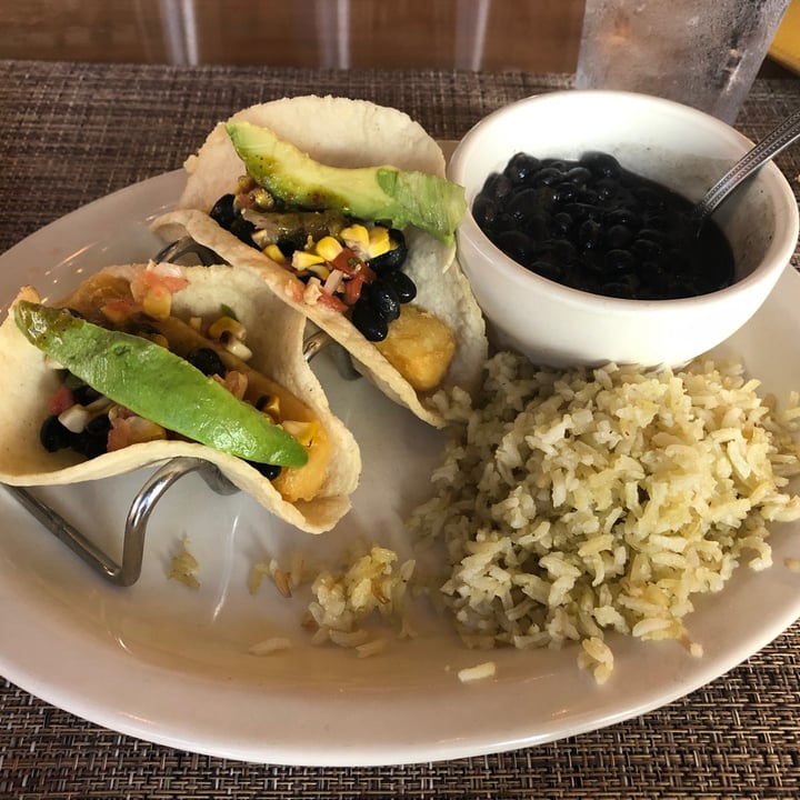 photo of Tio's Latin American Kitchen tacos vegetarianos shared by @elizabethva on  03 Nov 2020 - review