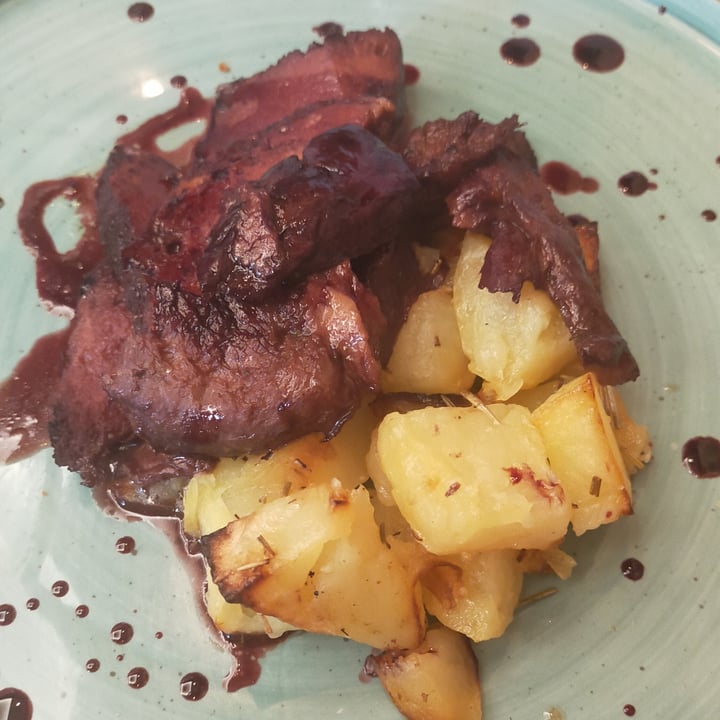 review photo of Rifugio Romano Scacciatora di Seitan Con Riduzione Al Montepulciano shared by @anto-miky18 on 28 Jun 2022 - review