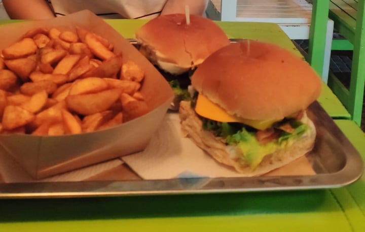 photo of Guacamole Hamburguesa Beyond Meat shared by @emivb on  27 Jun 2020 - review