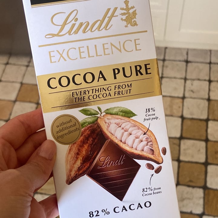 photo of Lindt 82% Puro shared by @rayar on  01 Jul 2022 - review