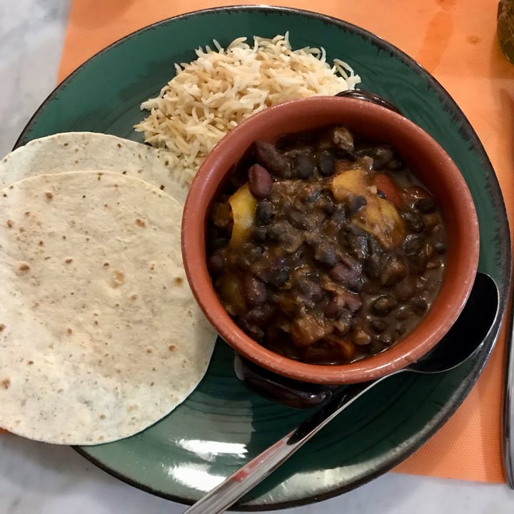 photo of Messico e Nuvole chili vegano shared by @sdrinc on  03 Jun 2022 - review