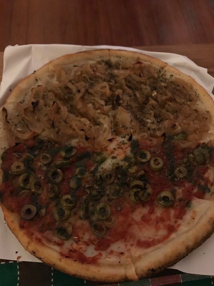 photo of Pizza Vegana Pizza Caramelita shared by @lusomoza on  06 Apr 2020 - review