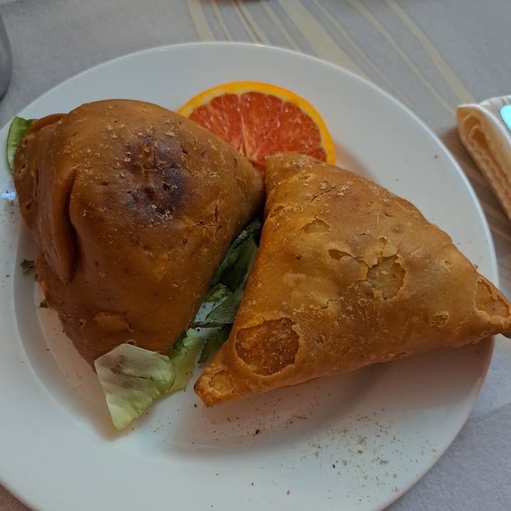 photo of RISTORANTE INDIANO GALLARATE Samosa shared by @gfedi on  30 Sep 2022 - review