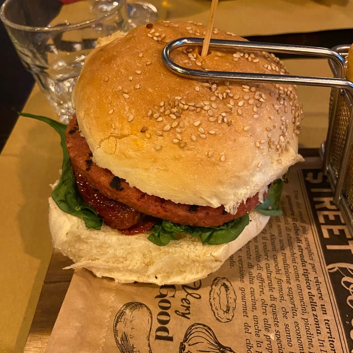 photo of Cheers Birreria Gourmet burger veggy shared by @aledece on  21 Nov 2022 - review
