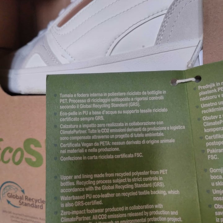 photo of Amo essere eco Sneacker Shoes shared by @spherelly on  28 Dec 2021 - review