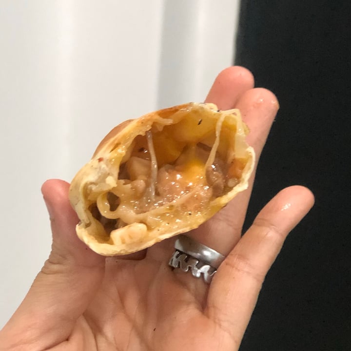 review photo of Heaven (Delivery and Take-away) Empanada sabor Burger shared by @florenciasero on 22 Aug 2021 - review