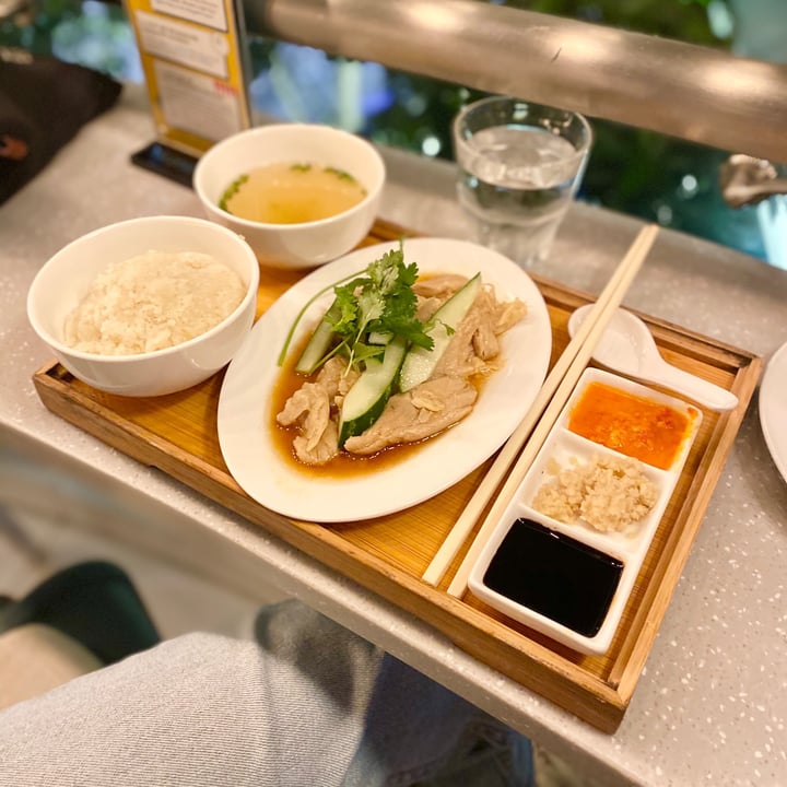 photo of Privé Jewel Changi Airport Hainanese Chicken Rice shared by @summerong on  15 Nov 2020 - review