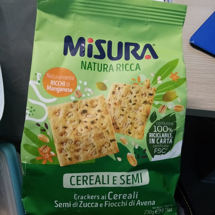 photo of Misura Crackers ai Cereali, Semi di Zucca e Fiocchi di Avena - Natura Ricca shared by @robertanatoli on  25 Nov 2021 - review