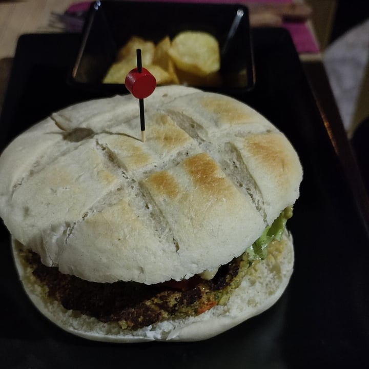 photo of ROCK TAVERN FAROLES Hamburguesa De Soja Texturizada Y Setas Estilo Country shared by @pickyrabbit on  08 Jul 2022 - review