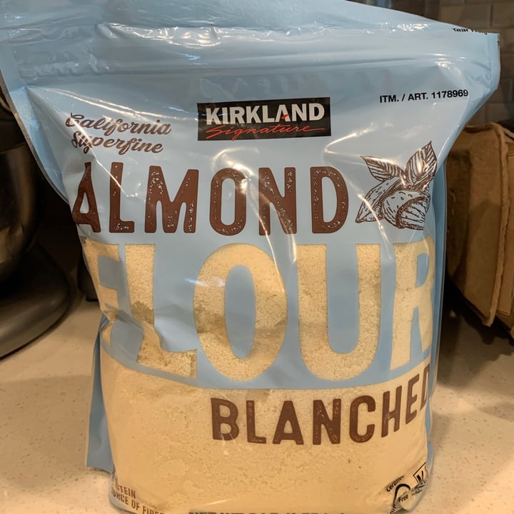 photo of Kirkland Signature Almond Flour Blanched shared by @racheliholstein on  17 Jul 2020 - review