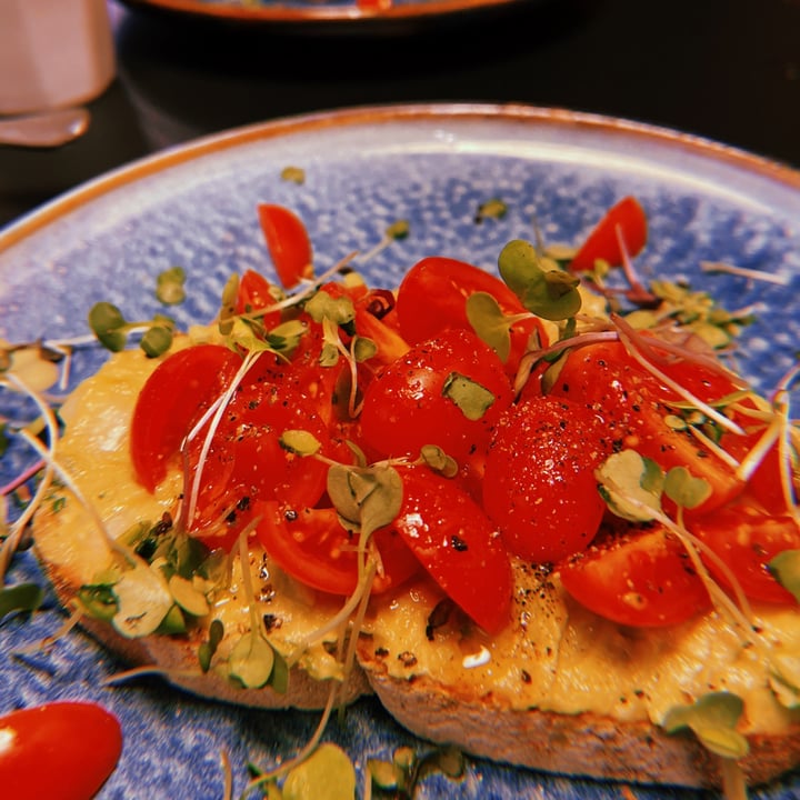 review photo of Trópico Tostada De Aguacate shared by @michellewatson on 30 Dec 2021 - review