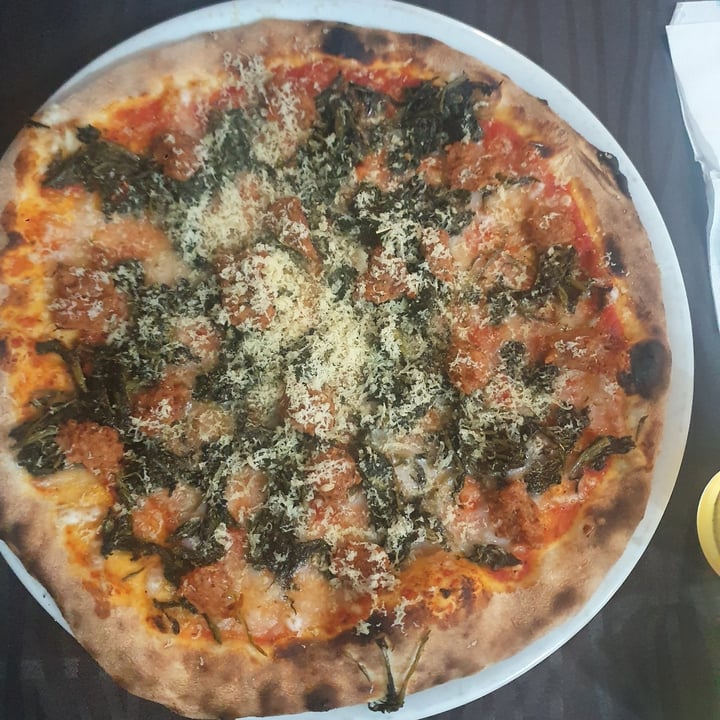 photo of Trinacria Pizzeria pizza salsiccia e friarielli shared by @lindasunny on  23 May 2022 - review