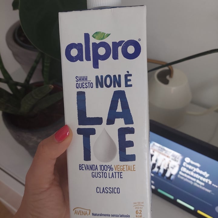 review photo of Alpro This is Not Milk Classic Questo Non è Late Classico shared by @shippogirl on 09 May 2022 - review
