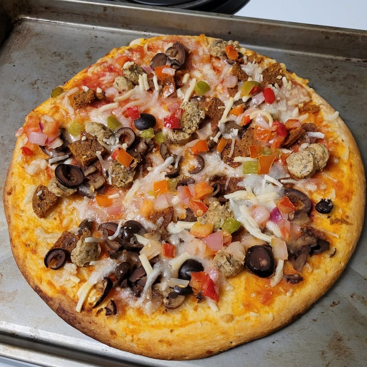 photo of Amy’s Vegan Supreme Pizza shared by @greentini4 on  15 Jan 2022 - review