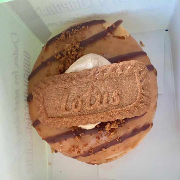 photo of Doughnut Time Lotus Biscoff shared by @anaaragon on  17 Jun 2022 - review