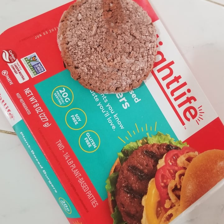 review photo of Lightlife Plant Based Burgers shared by @rechelalechevegan on 07 Jan 2021 - review