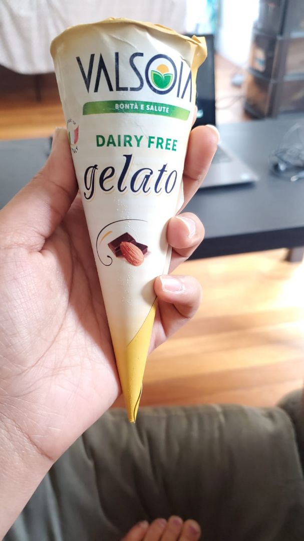 photo of Valsoia Il Gelato 4 coni shared by @veganprani on  12 Nov 2019 - review