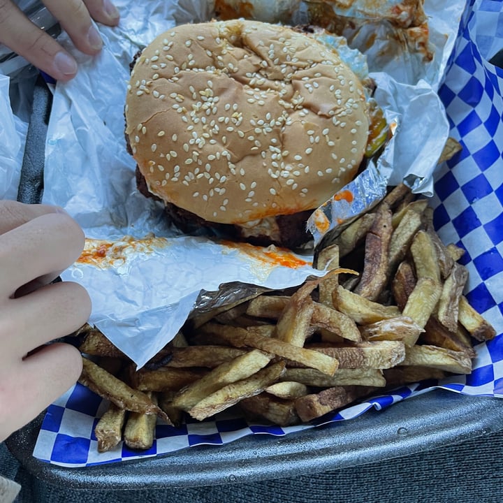 photo of Sunshine Vegan Eats, LLC. Buffalo chicken Sandwich shared by @stephaniefroebel on  03 May 2021 - review