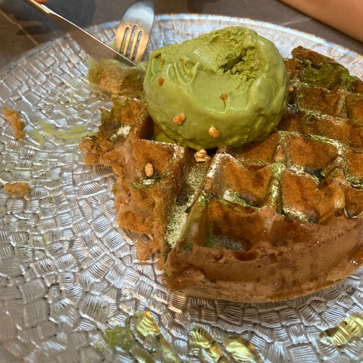 photo of Hvala Craig Road Dairy-free waffles shared by @greenp on  29 Jan 2022 - review