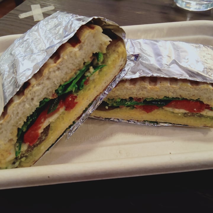 photo of Everyday Vegan Cafe Classic mozzarella pesto panini shared by @veganspicegirl on  26 Nov 2021 - review