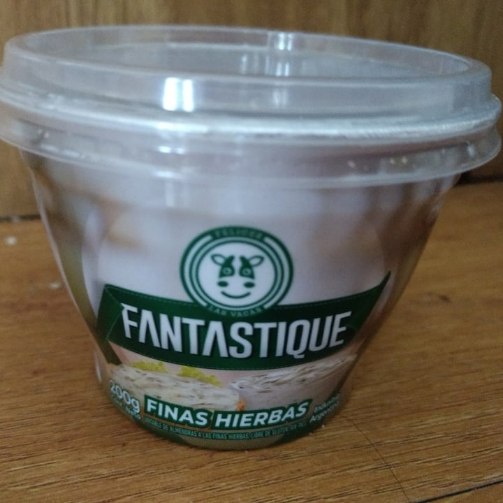 photo of Felices Las Vacas Queso Untable Fantastique Finas Hierbas shared by @nicoratlove on  05 Jun 2021 - review
