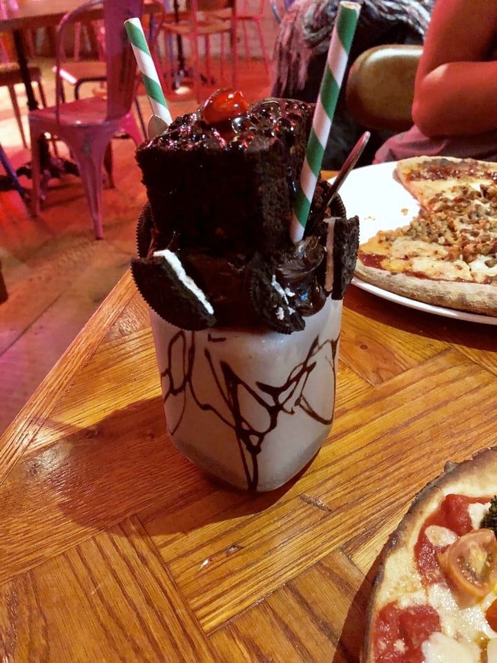photo of Pizza Punks Chocolate Fudge Milkshake shared by @dawnsie on  04 Apr 2020 - review