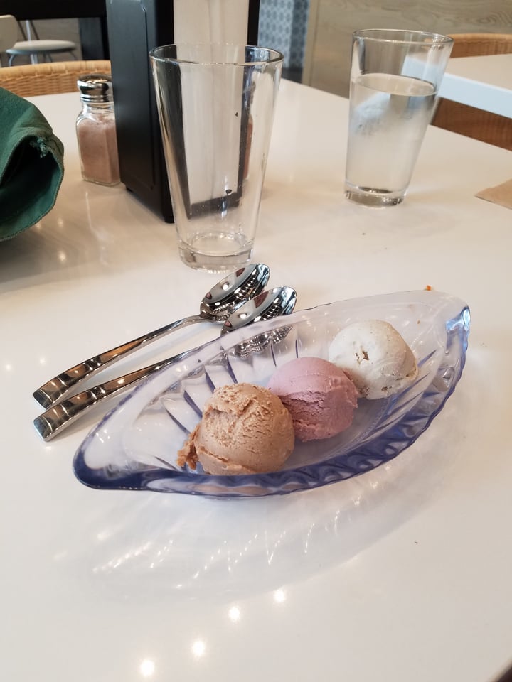 photo of Rawk Star Cafe Ice Cream shared by @kbiss1 on  21 Jun 2018 - review