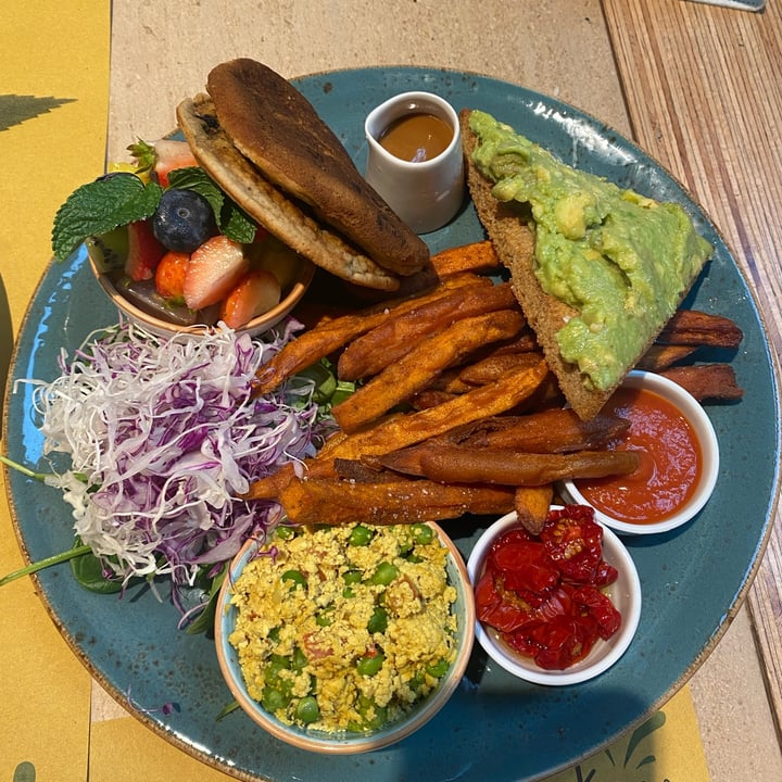 photo of Shake Café Vegan Brunch shared by @elisabuzzoni on  11 Jan 2022 - review
