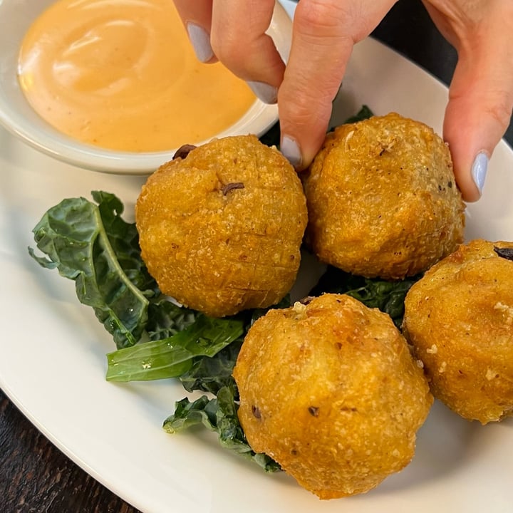 photo of The Organic Grill Mac And Cheese Balls shared by @beatrizvegan on  19 Aug 2022 - review