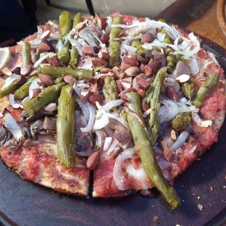 review photo of Pizzería Güerrin Pizza Champiñones (Potobelo, nueces y espárragos) shared by @aplv on 17 Sep 2021 - review