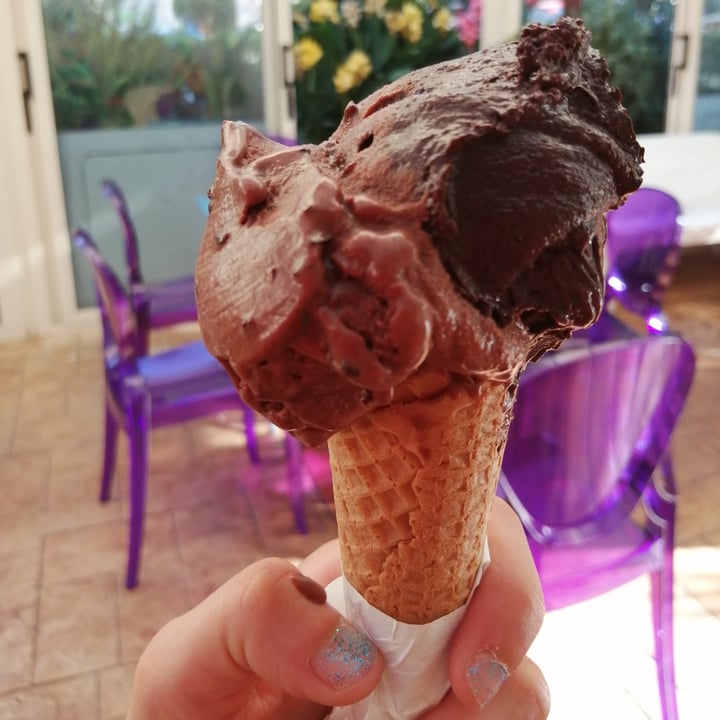 review photo of Brivido Goloso cono vegano fondente è cioccolato al latte di riso shared by @saraimbrogno on 30 Jun 2022 - review