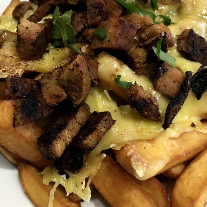 photo of Cafe Thrive Chips With Vegan Cheese And Seitan Strips shared by @laikaart on  13 Sep 2020 - review