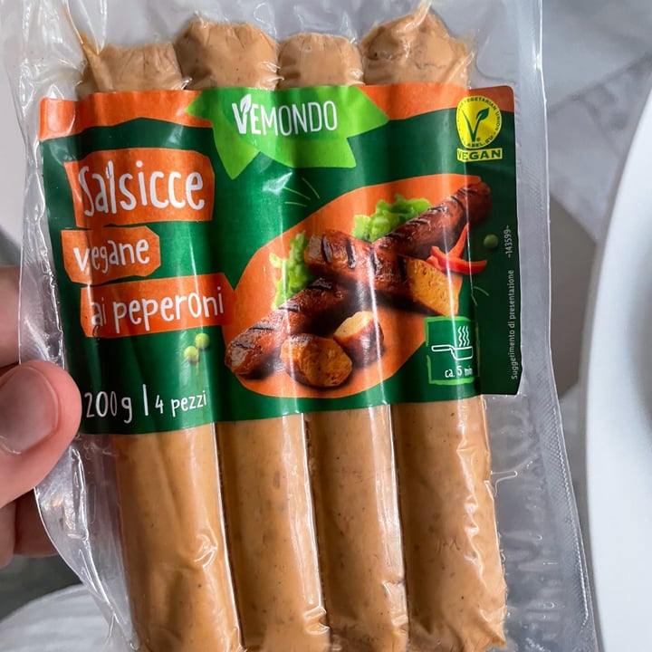 photo of Vemondo Salsicce Vegane ai peperoni shared by @chezblanchette on  19 Sep 2022 - review
