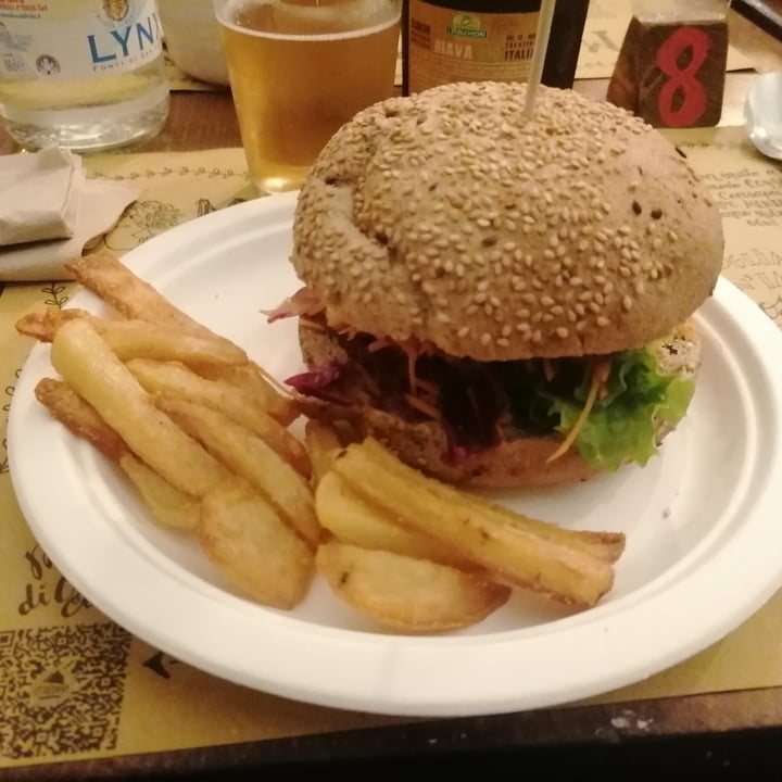 photo of Mangiamore Burger Mangiamore shared by @amaggica on  20 Feb 2022 - review