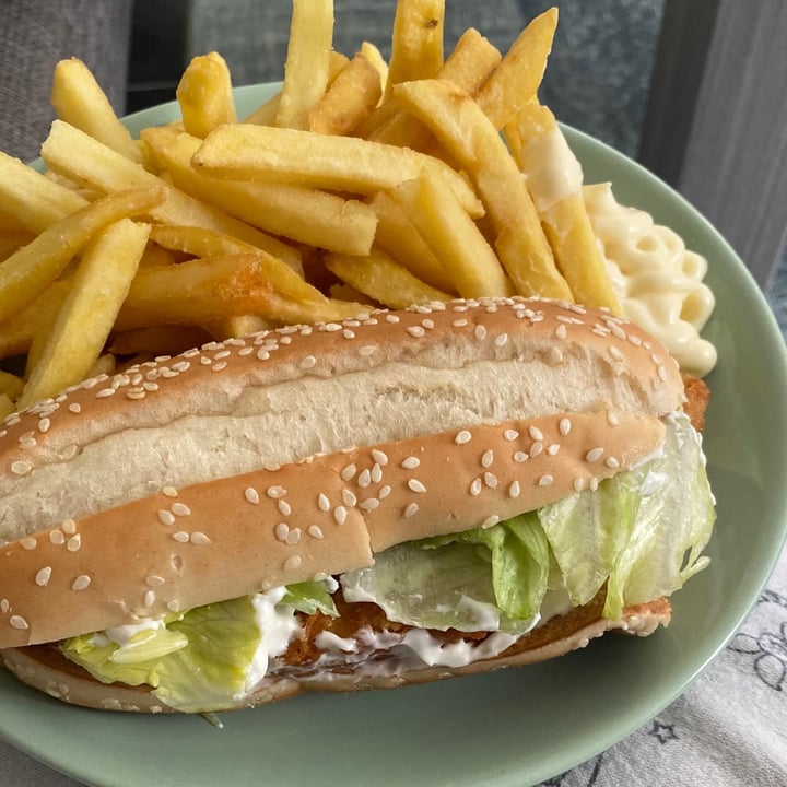 review photo of Burger King Plant-based Long Chicken shared by @avetylea on 27 Jun 2021 - review