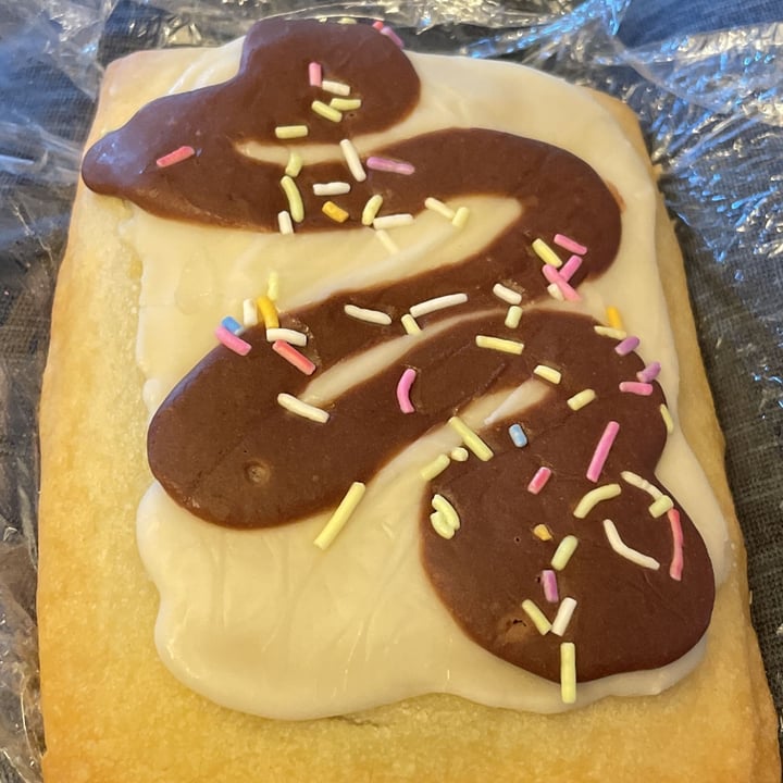 photo of SoJo's Donuts fudge poptart shared by @slanderson34me on  25 Sep 2022 - review