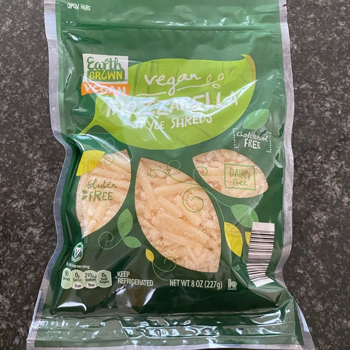 photo of Earth Grown Vegan Mozarella Style Shreds shared by @heavenorspace on  13 May 2020 - review