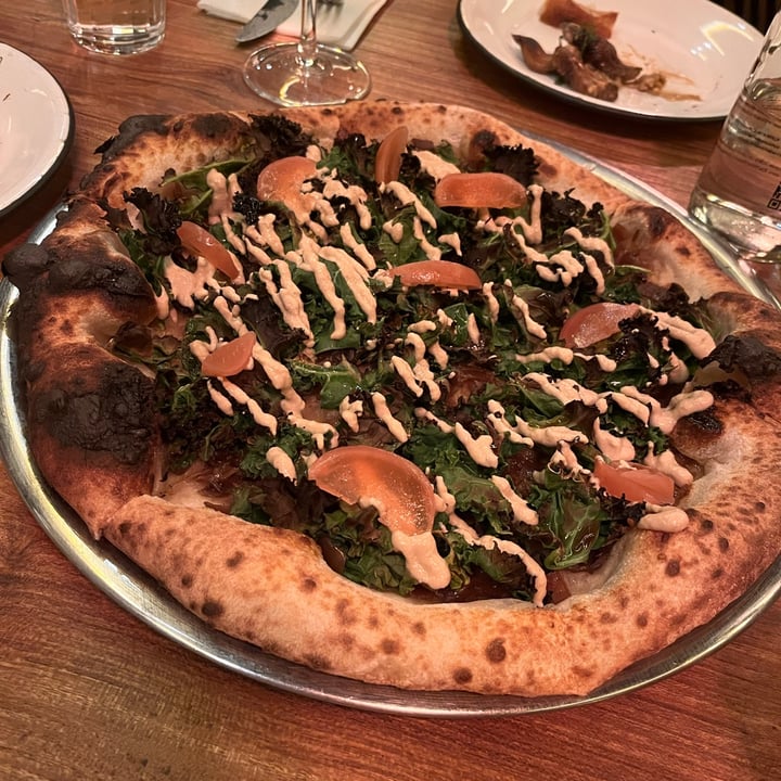 review photo of Chuí Pizza Con Cebolla Y Kale shared by @canica on 24 Jun 2022 - review