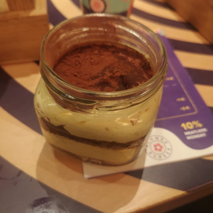 photo of Flower Burger Tiramisù Vegan By Pasticceria Mascherpa shared by @chiaracappellini on  10 Mar 2022 - review