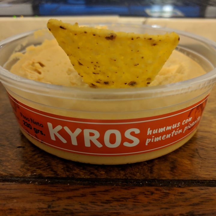 photo of Kyros Hummus Con Pimentón Picante shared by @seamosuvoz on  08 Oct 2020 - review