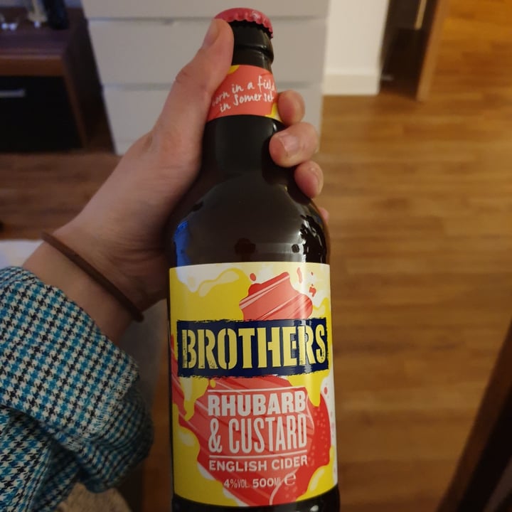 photo of Brothers Rhubarb and Custard English Cider shared by @lydiahawkins on  02 Jun 2021 - review