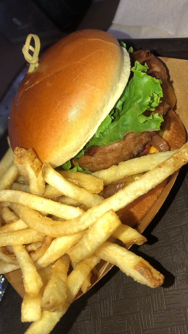 photo of ABC Commissary Vegan Beyond Burger shared by @elenagraces on  10 Aug 2019 - review