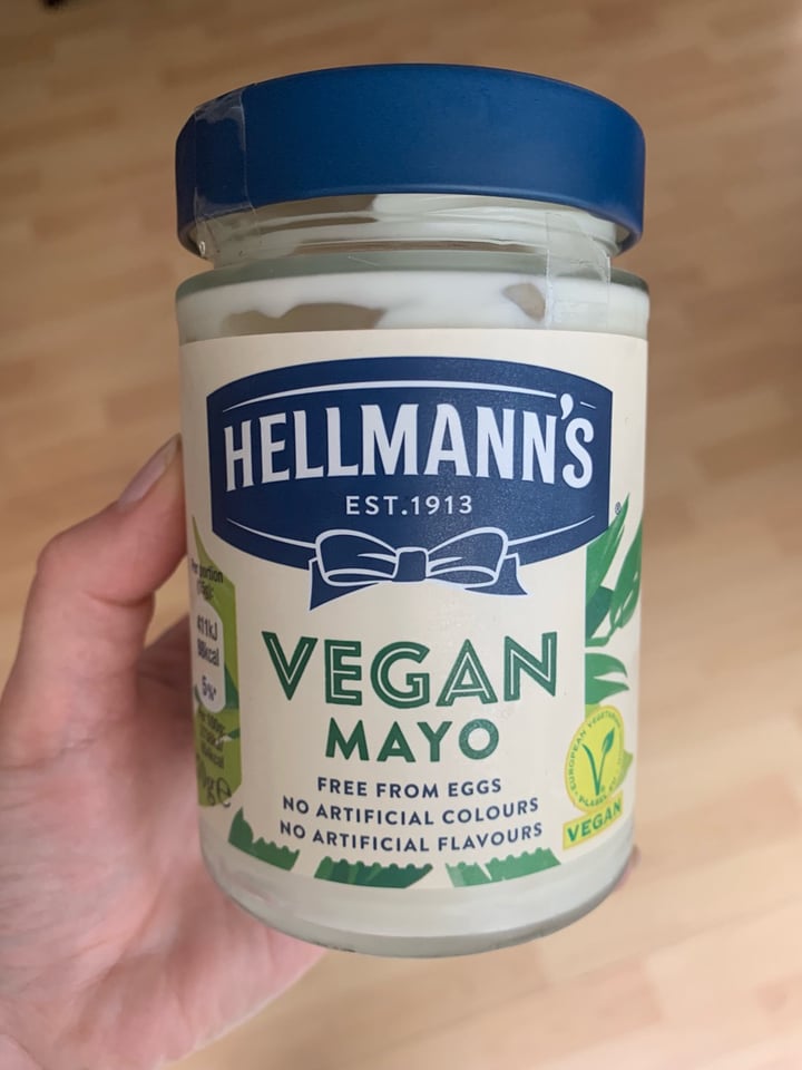 photo of Hellmann’s Hellman’s Vegan Mayonnaise shared by @catstronaut on  19 Jul 2019 - review