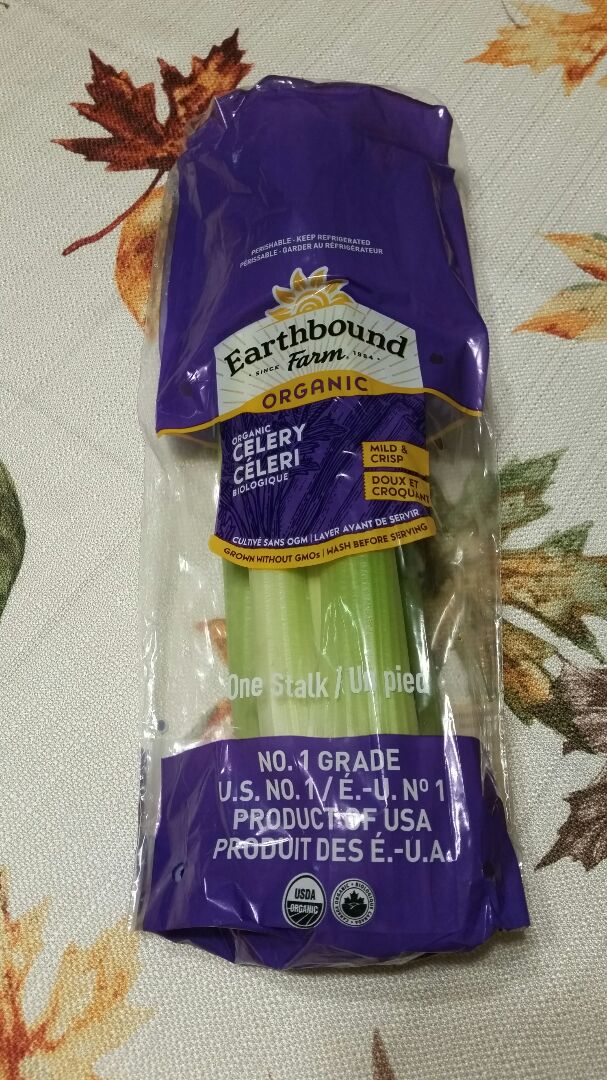 photo of Kroger Marketplace Earthbound Farm Organic Celery shared by @agreene428 on  30 Nov 2019 - review