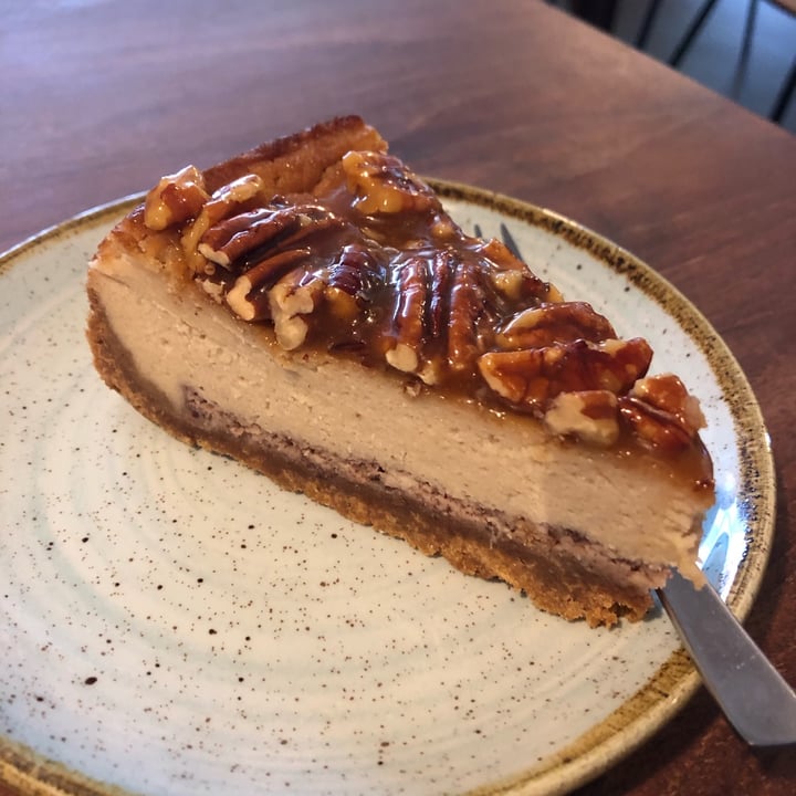photo of Kaf Pekantærte Cheesecake (Pecan Pie Cheesecake) shared by @franciiotto on  06 Jun 2022 - review