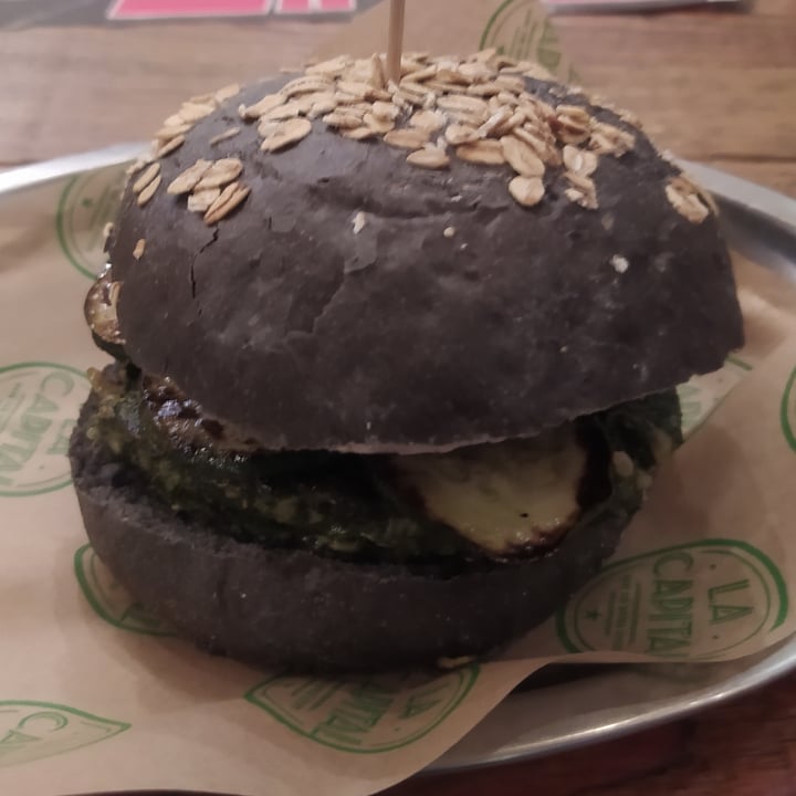 review photo of La Capital Haburguesa Veggie "El Cairo" shared by @oscarotin on 03 Sep 2022 - review