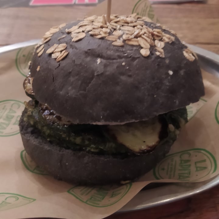 photo of La Capital Haburguesa Veggie "El Cairo" shared by @oscarotin on  03 Sep 2022 - review