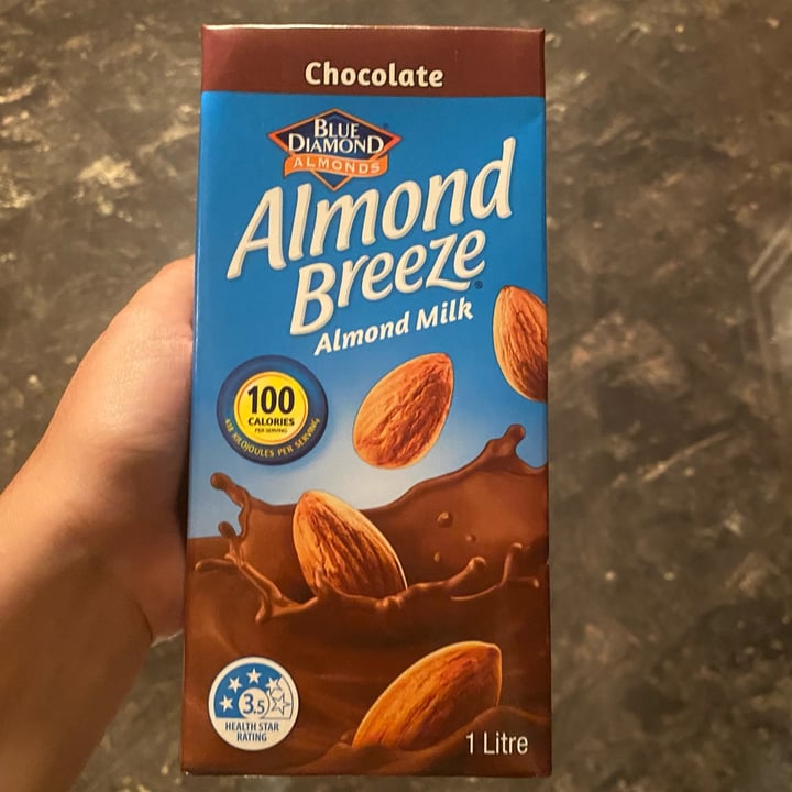 photo of Blue Diamond Chocolate Almond Milk shared by @kindr-planet on  04 Mar 2022 - review